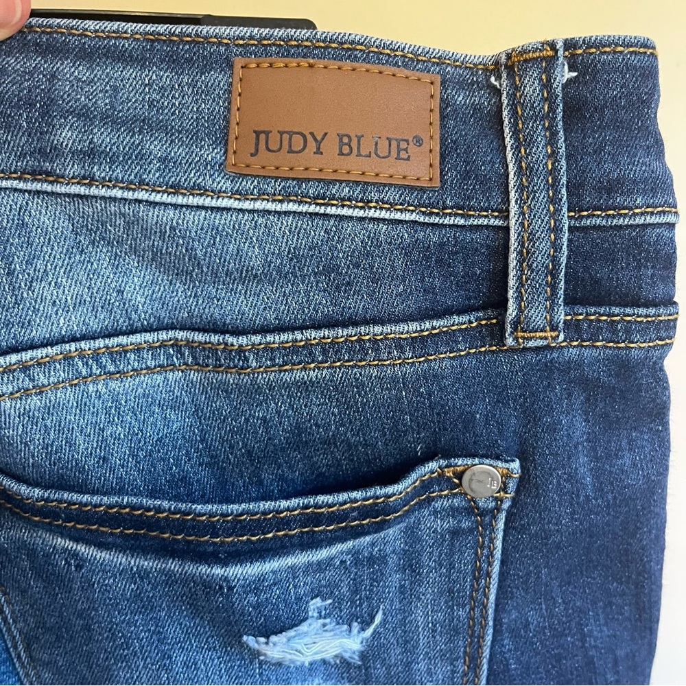 Judy Blue Women's Midrise Dark Wash Straight Fit Jeans Distressed 90's Y2K - Picture 10 of 11